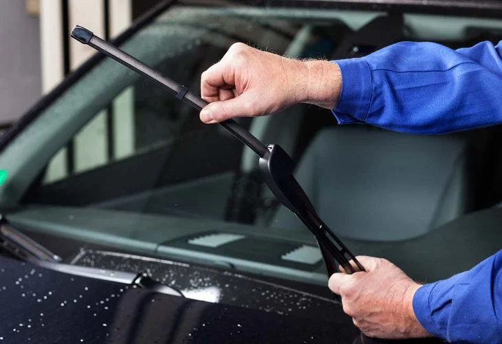 Quick repairing of broken windshield wipers